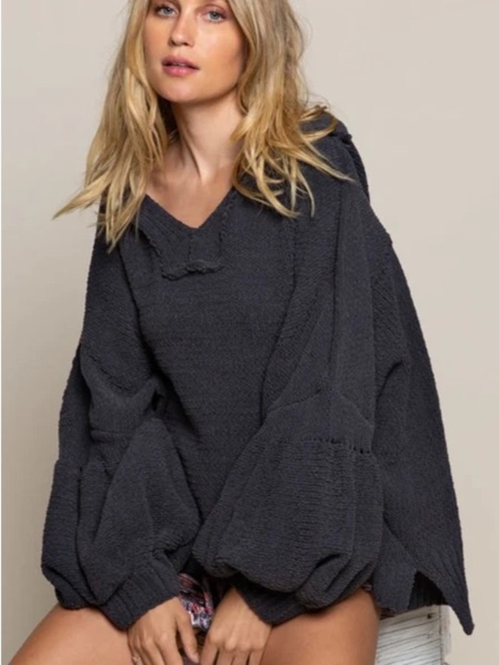 POL The Grace Puff Sleeve Hoodie Charcoal V-Neck Chenille Sweater Sz Med